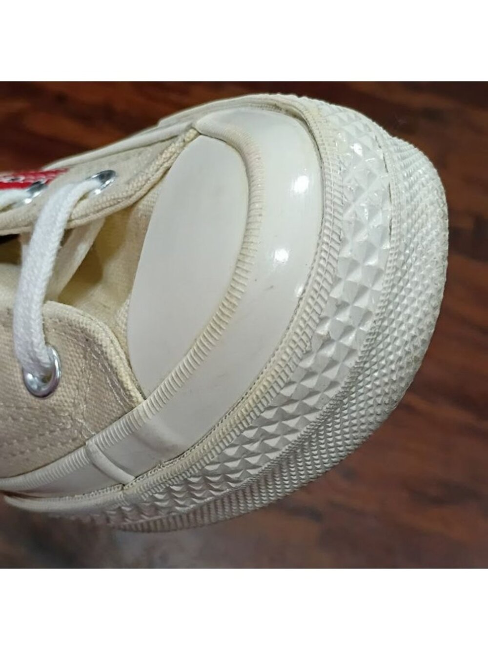 Converse Play Women 8 Mens 6 Low Chuck TaylorBeige W/ Red Hearts - Picture 8 of 15